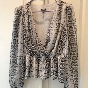 🐍 Express long sleeve snake print blouse, Size M